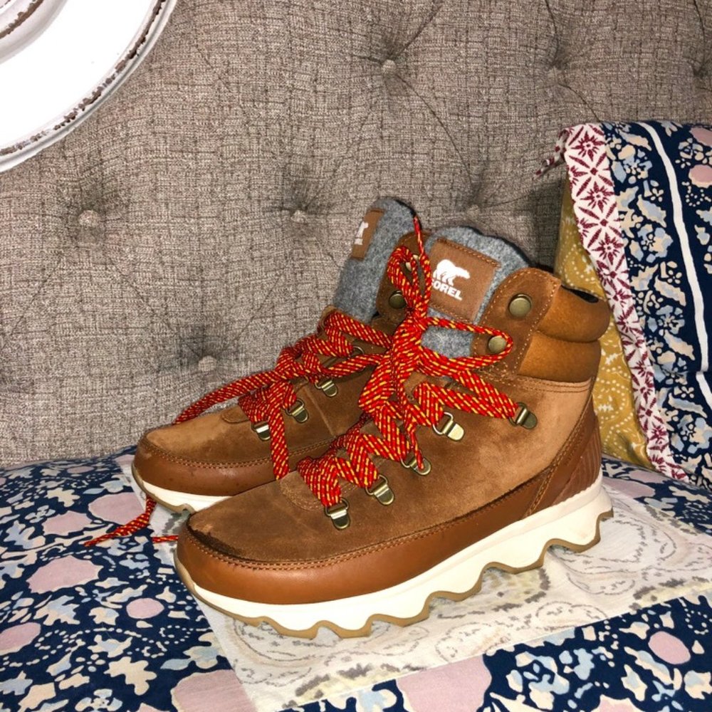 Sorel Kinetic  Conquest Hiking Boot